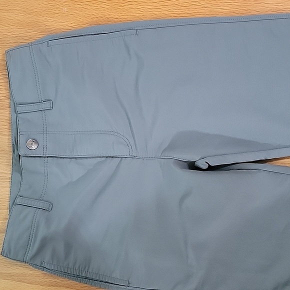 Boys Under Armour Match Play Golf Pants, Gray, Size 7, Pre-owned - Picture 2 of 9